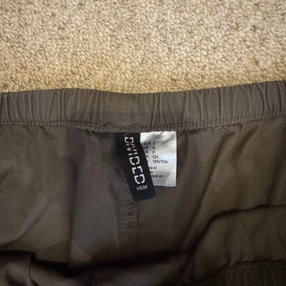 H&M cargo skirt - Picture 3 of 5